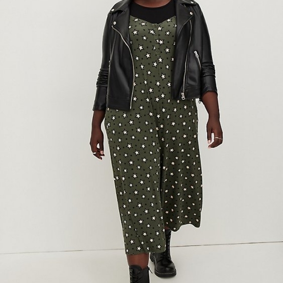 🔥HP🔥Torrid  Jump Suit - Picture 2 of 10